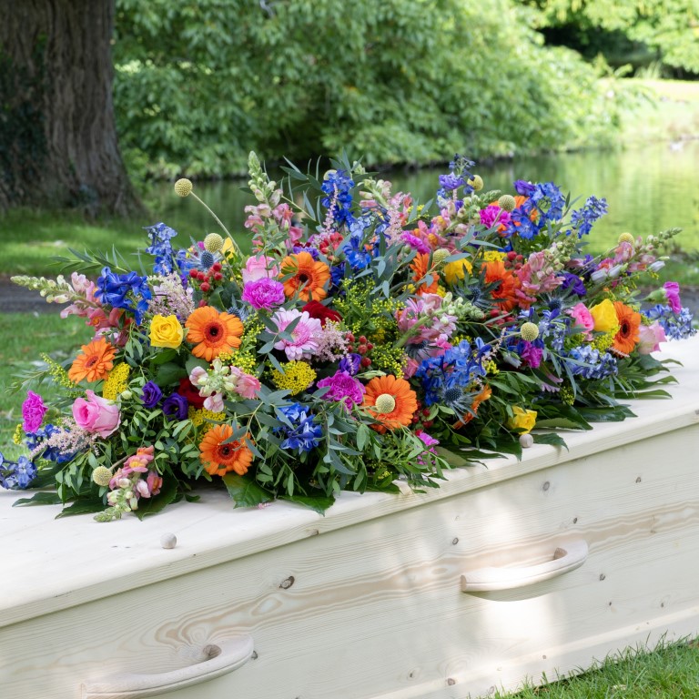 Rouwbloemen en condoleance bloemen: passende keuzes en etiquette